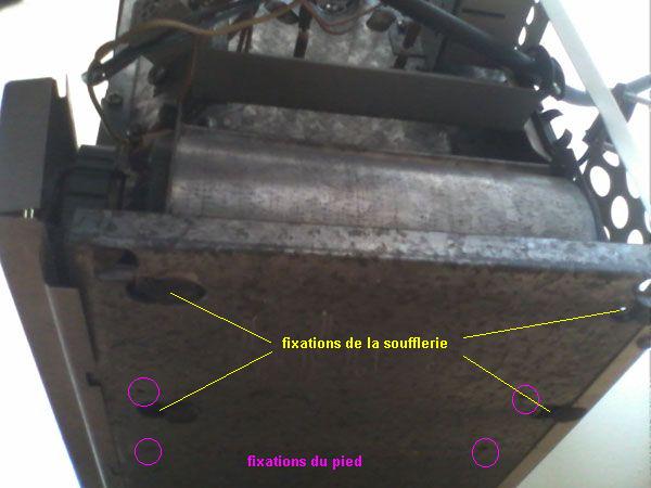 sous le radiateur